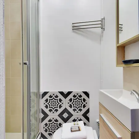 Comfortable Studio Porte-dauphine *