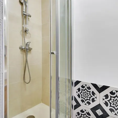 Comfortable Studio Porte-dauphine 아파트