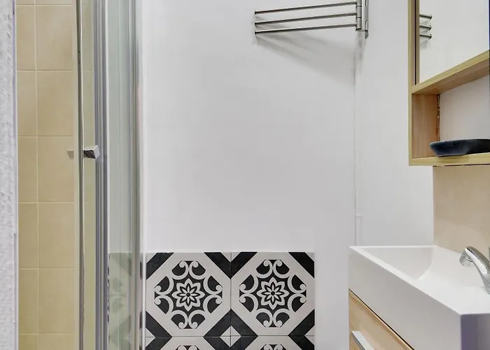 Comfortable Studio Porte-dauphine *