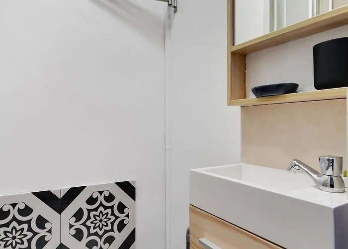 Comfortable Studio Porte-dauphine * פריז