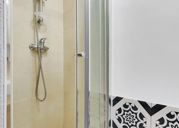 Comfortable Studio Porte-dauphine דירה